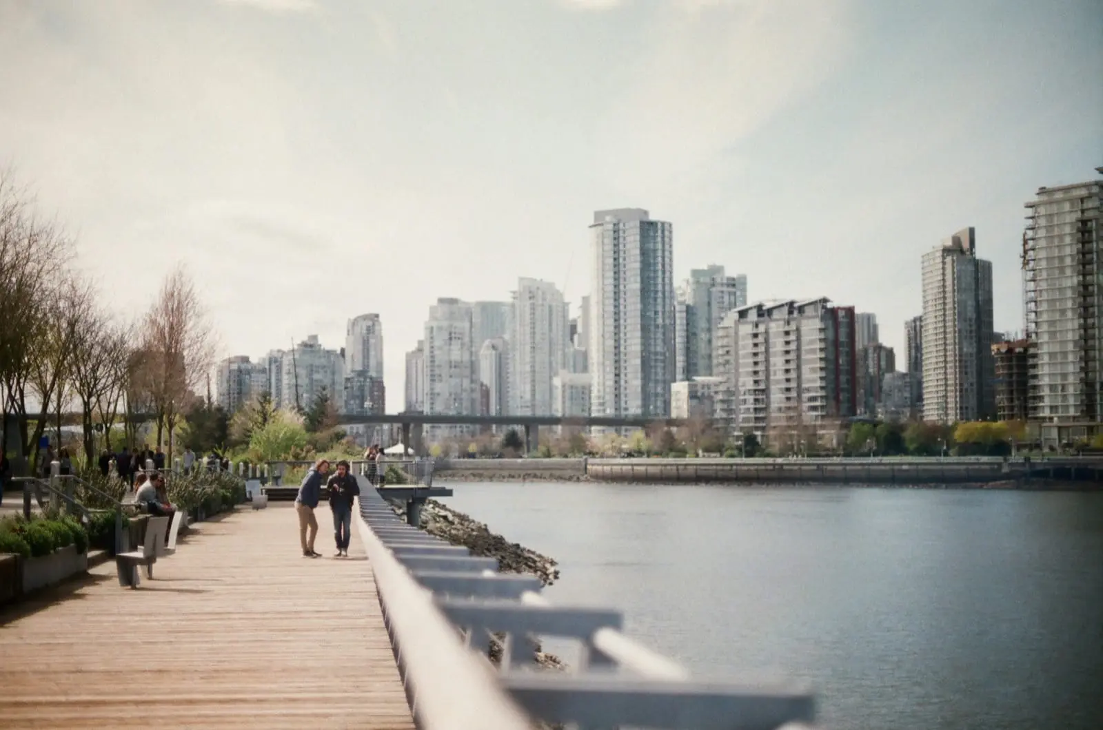 Teeth whitening in Vancouver, BC: in-office vs. take-home