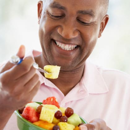 Foods to Eat (and Avoid) With New Dentures