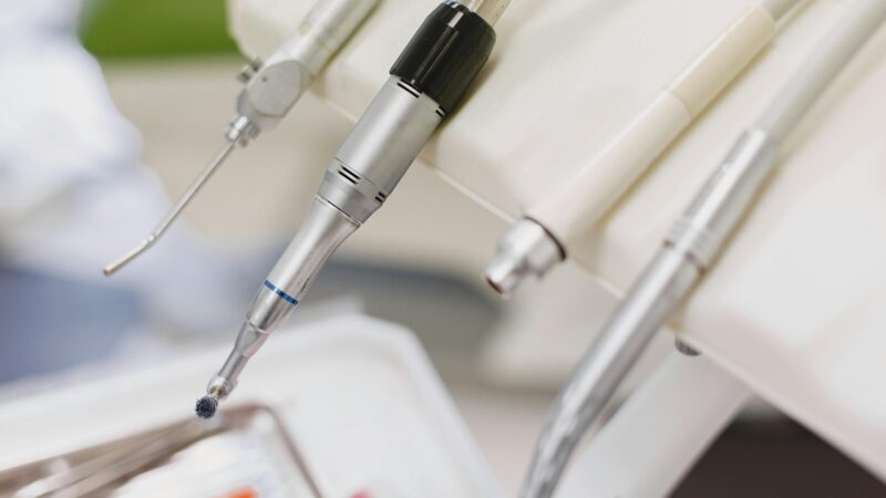 Dental instruments for emergency dental care